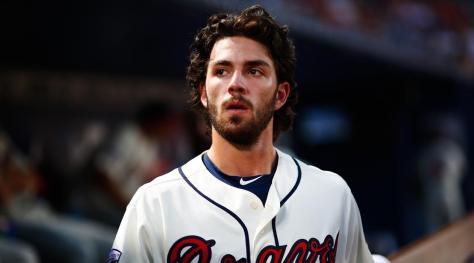 dansby-swanson-injury-braves-bad-throw.jpg