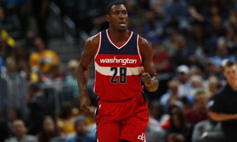 Ian_Mahinmi_Wizards_2017_AP.jpg
